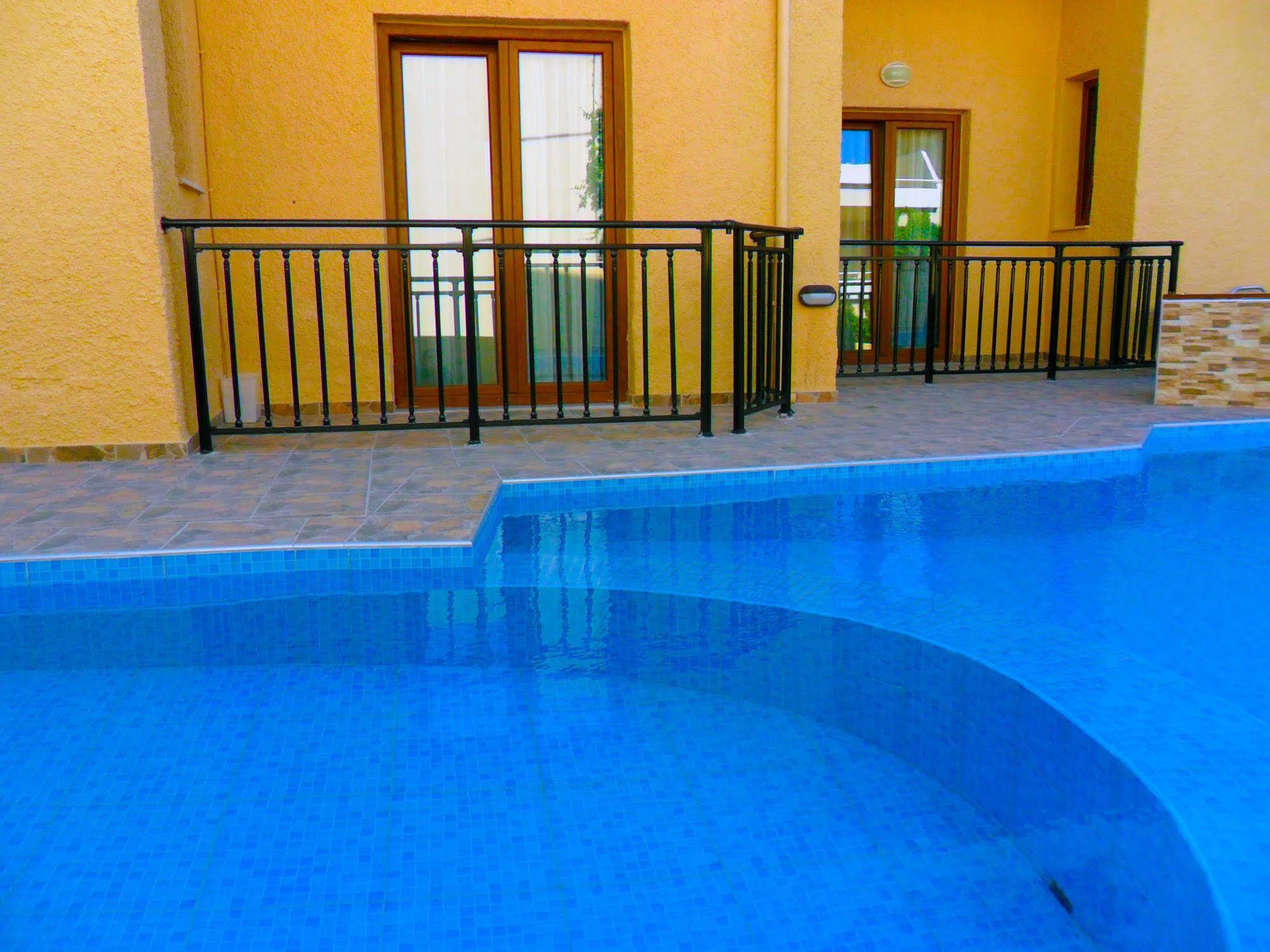 Katerini Apartments Hotel Платанес Экстерьер фото